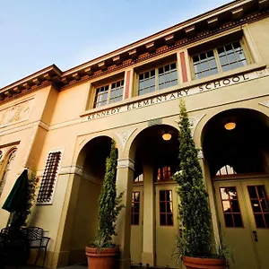 酒店 米柯纳密思肯尼迪学院酒店