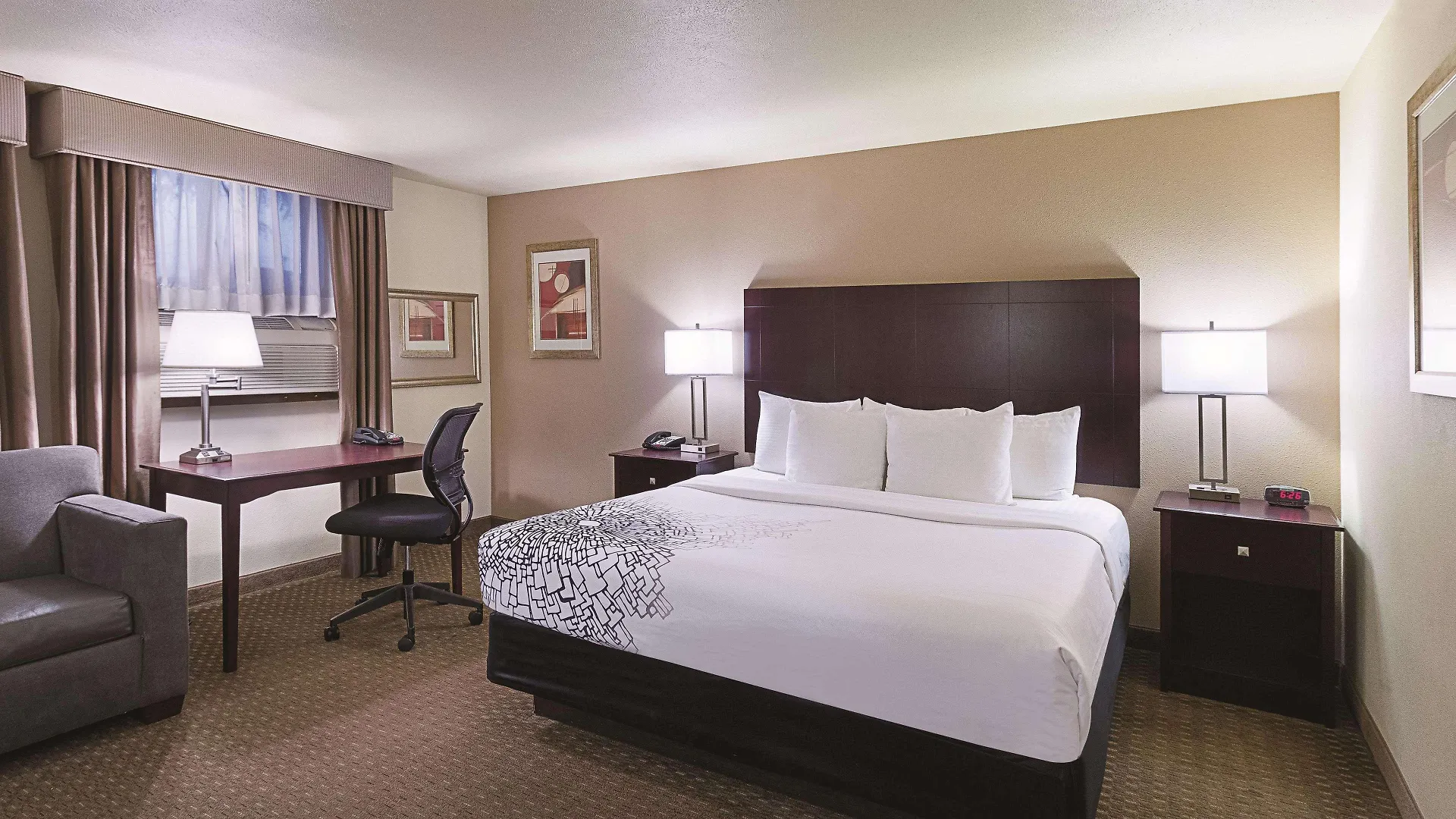 Hotel La Quinta By Wyndham Portland Nw