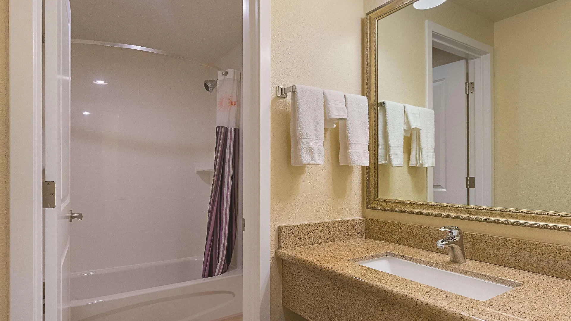 Hotel La Quinta By Wyndham Portland Nw
