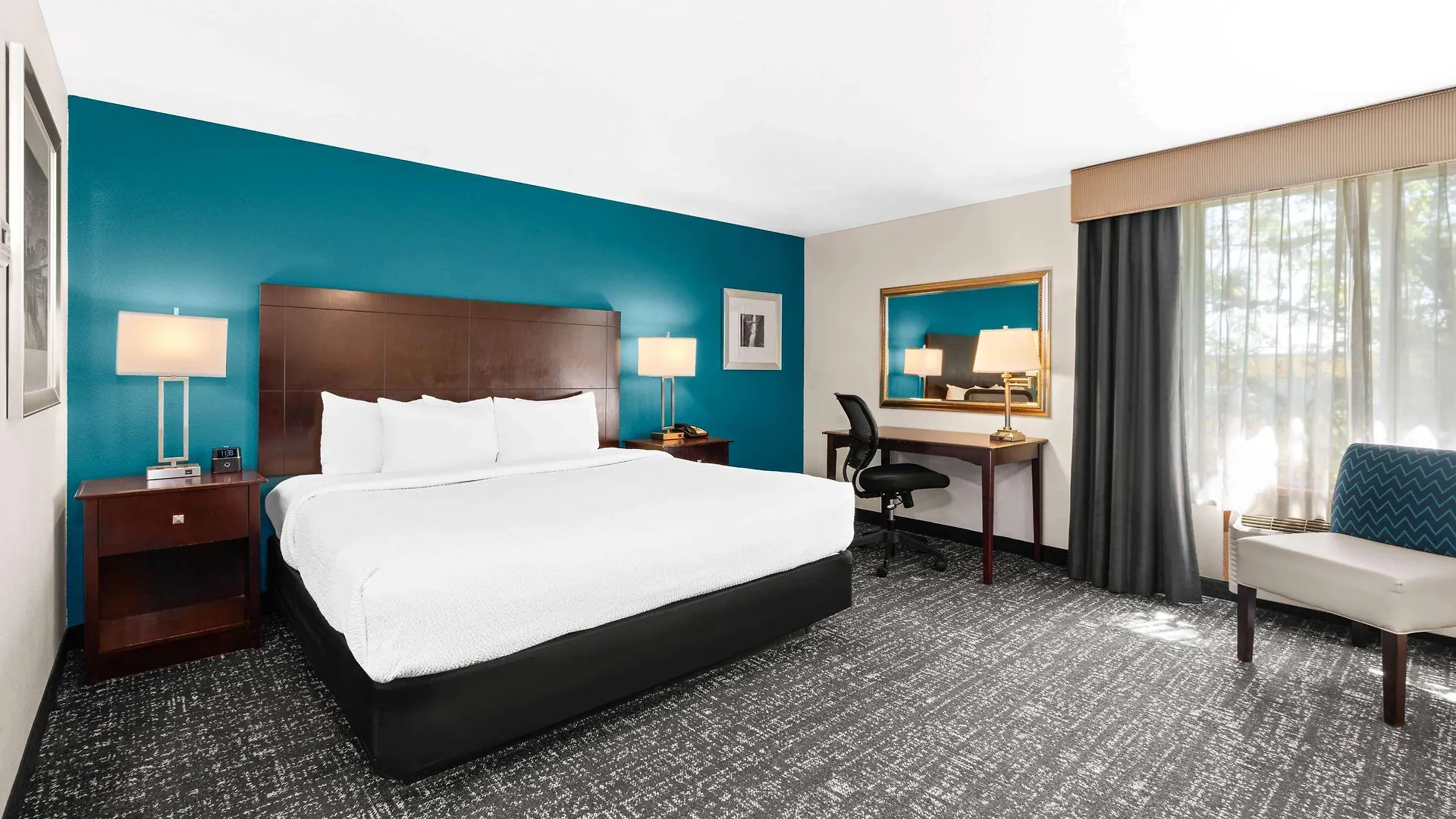 La Quinta By Wyndham Portland Nw Hotel