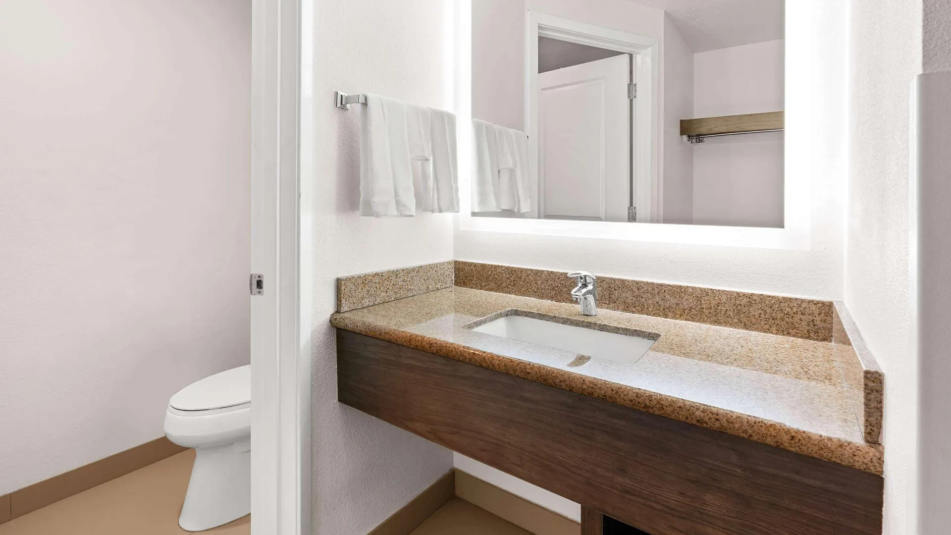 Hotel La Quinta By Wyndham Portland Nw