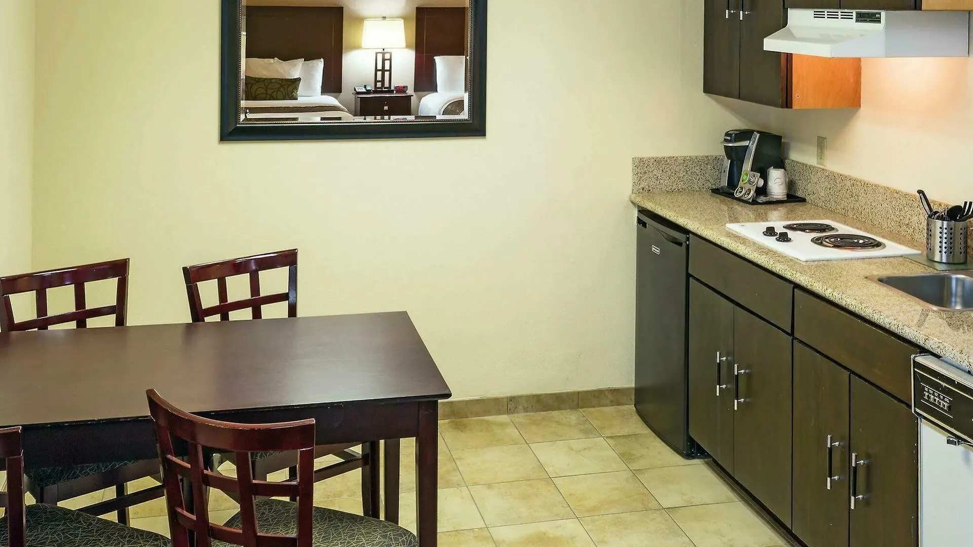 Hotel La Quinta By Wyndham Portland Nw